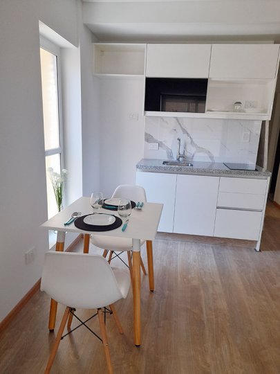 3 DE FEBRERO 1820  -  MONOAMBIENTE DIVISIBLE AMPLIO - POSIBILIDAD COCHERA