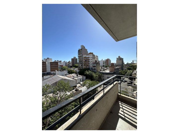 MONOAMBIENTE CON BALCÓN AL FRENTE - COCHABAMBA 515