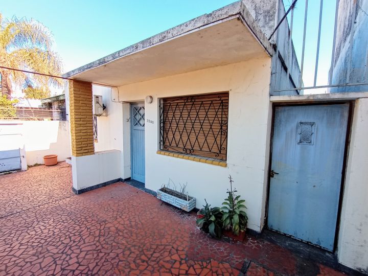 2 DORMITORIOS - CON PATIO Y RETIRO DELANTERO
