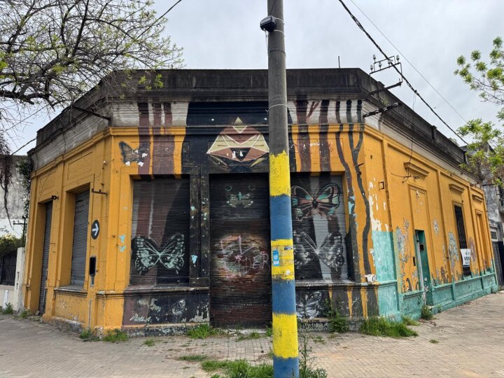 JUNIN Y STEPHENSON - CASA A REFACCIONAR -