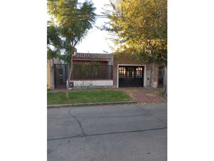 -OPORTUNIDAD-CASA 2 DORM C/COCHERA DOBLE