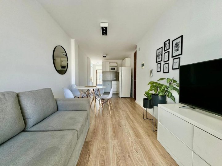 PARAGUAY 555  - 1 DORMITORIO - BALCÒN CONTRAFRENTE -