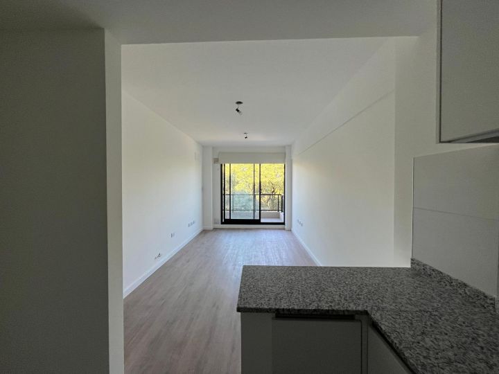 1 DORMITORIO | BALCON AL FRENTE - PARQUE INDEPENDENCIA | PELLEGRINI 2600