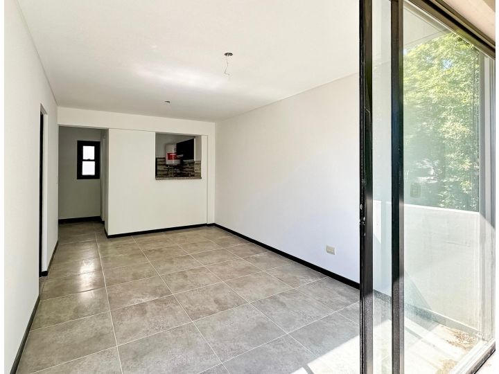1 DORMITORIO CON PATIO - A ESTRENAR - SANTIAGO Y 9 DE JULIO
